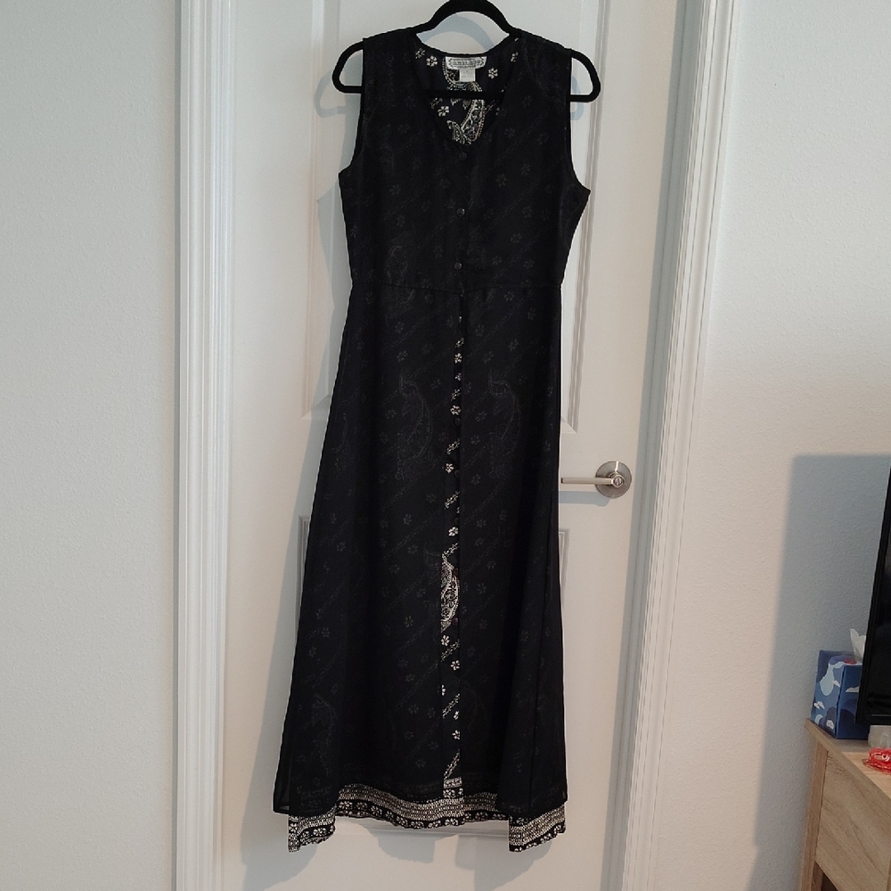 Elegant Black Patterned Maxi Dress